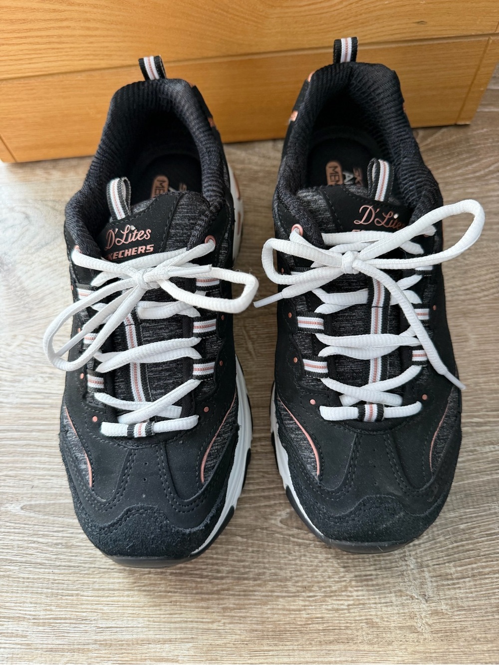 Women’s Skechers D’Lites Tennis Shoes / Sneakers, Size 9